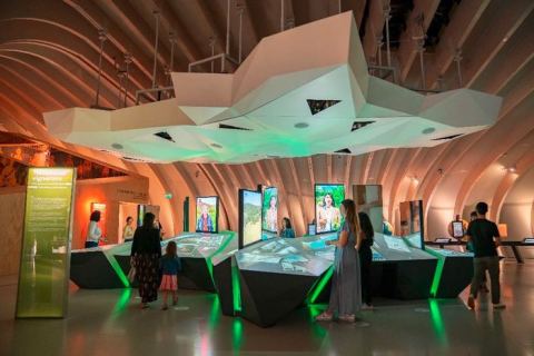 Affiche : L'exposition permanente de La Cité du Vin, La Cité du Vin, 5 janv.