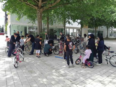 Affiche : Atelier mobile participatif d'auto-réparation de vélo, Polyblosne, 4 nov.