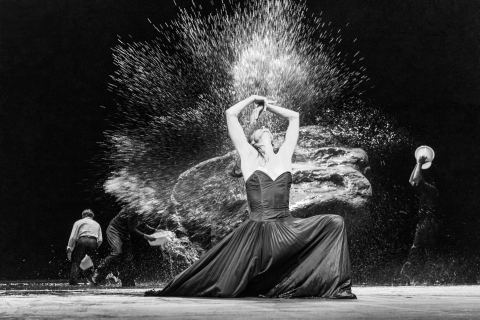Αφίσα: Tanztheater Wuppertal Pina Bausch – Vollmond, Μέγαρο Μουσικής Αθηνών (Megaron), 6 Νοε