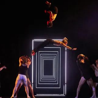 Cartel: Gravity & Other Myths «The Mirror», Teatro Circo Price, 22 oct