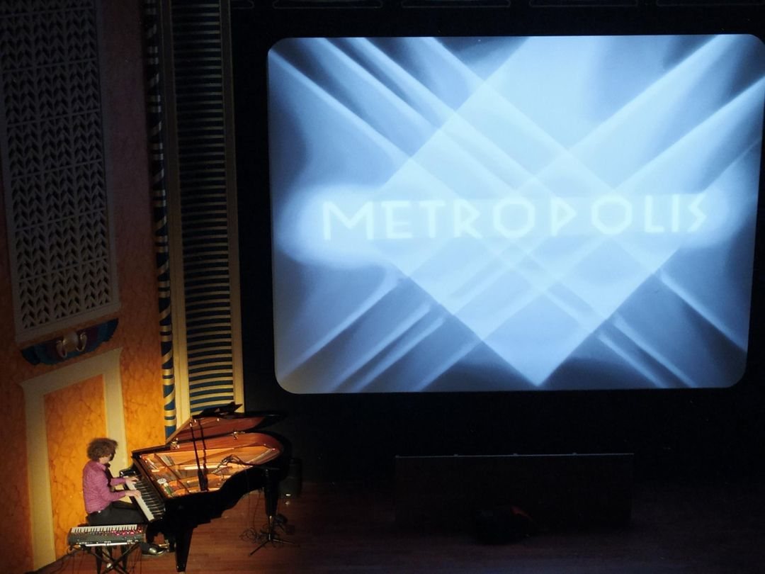 Affiche : CINÉ-CONCERT · METROPOLIS