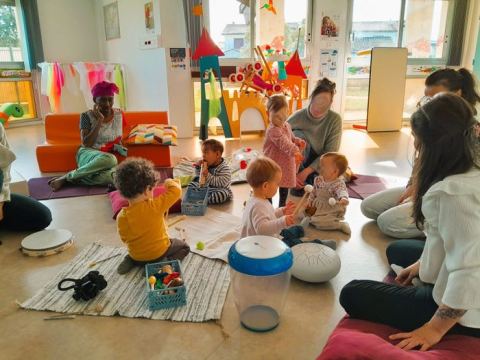Affiche : Atelier collectif parents-enfants : Éveil musical, Rue Vincent Auriol, 3 nov.