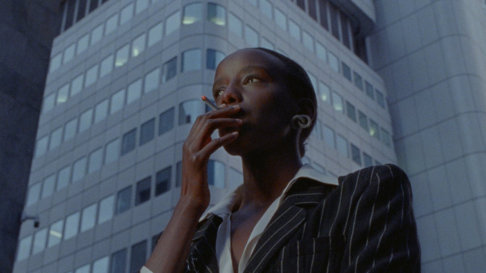 Poster: Valentin Noujaïm: La Défense
