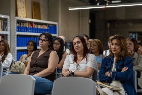 Cartel: En voz alta. Lectura con escritores colombianos, Museo de Arte Moderno de Medellín (MAMM), 4 nov